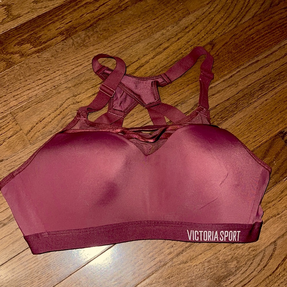 Victoria’s Secret sports bra 34C